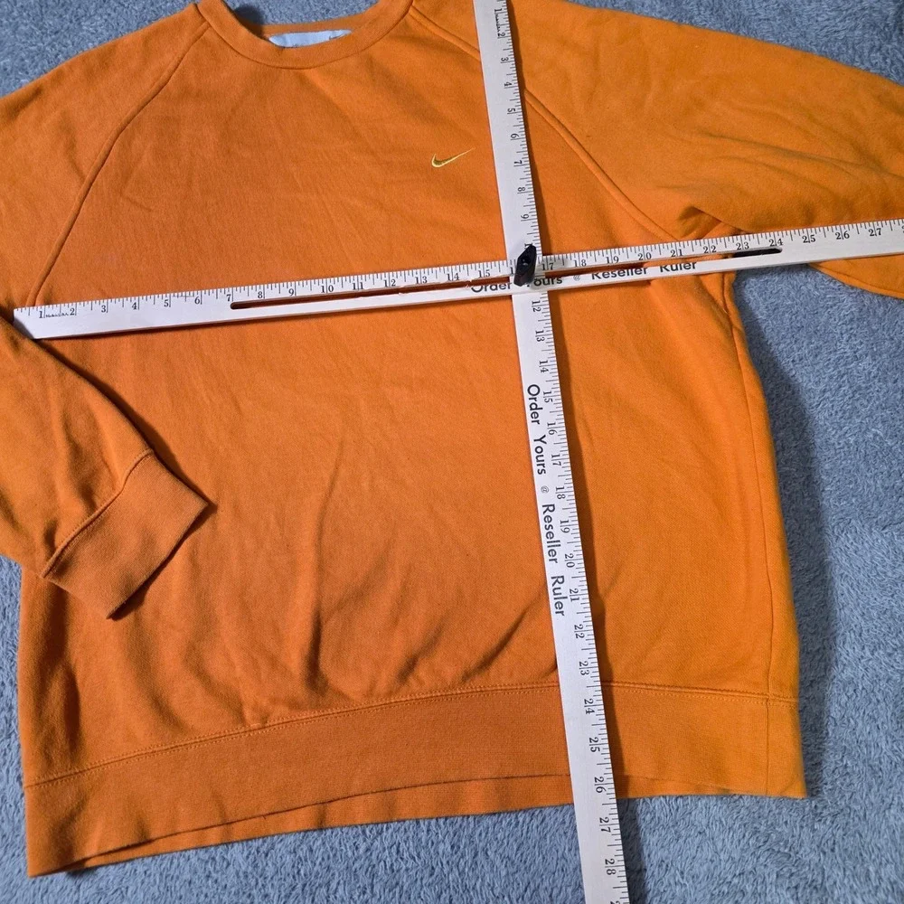 Nike Mens L Sweatshirt Orange Raglan Crewneck Embroidered Mini Swoosh Fleece